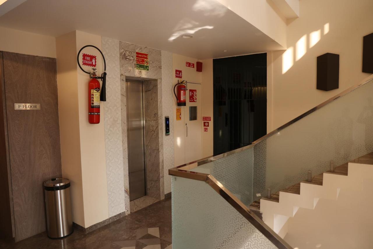 Hotel Pinaka Inn Lucknow Exteriör bild
