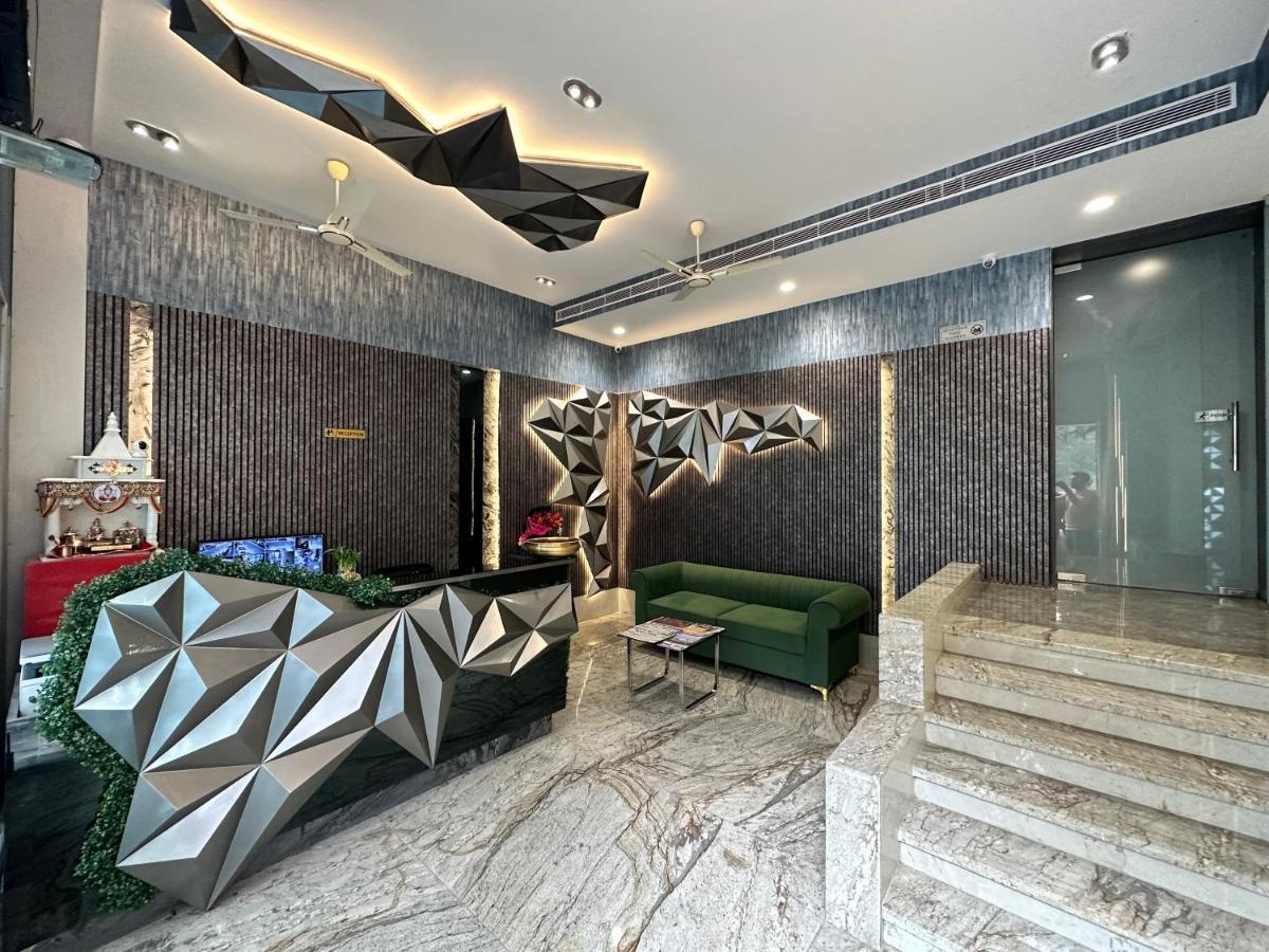Hotel Pinaka Inn Lucknow Exteriör bild