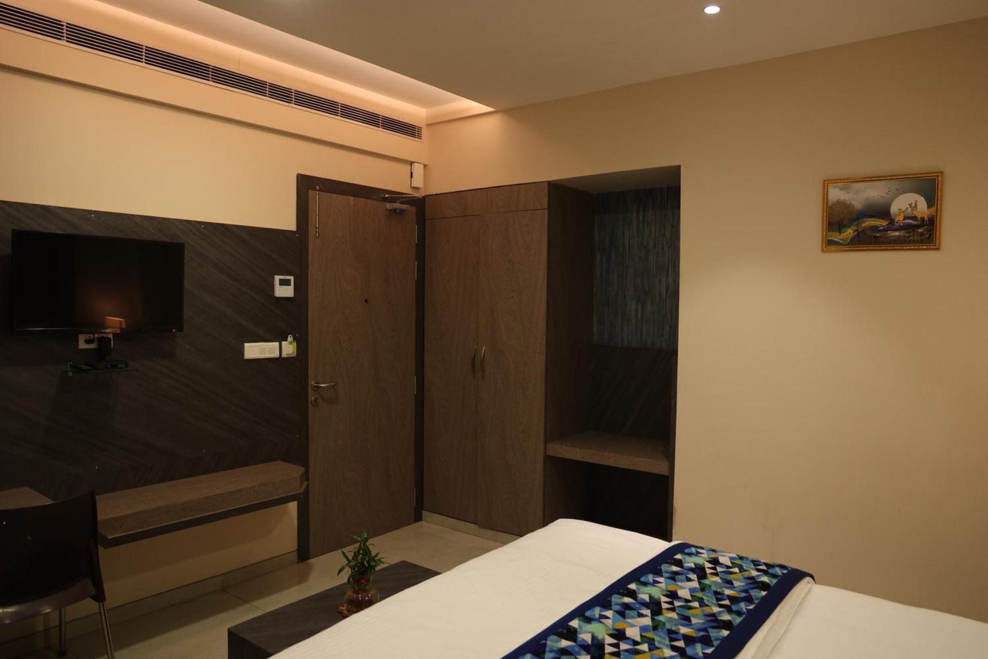 Hotel Pinaka Inn Lucknow Exteriör bild