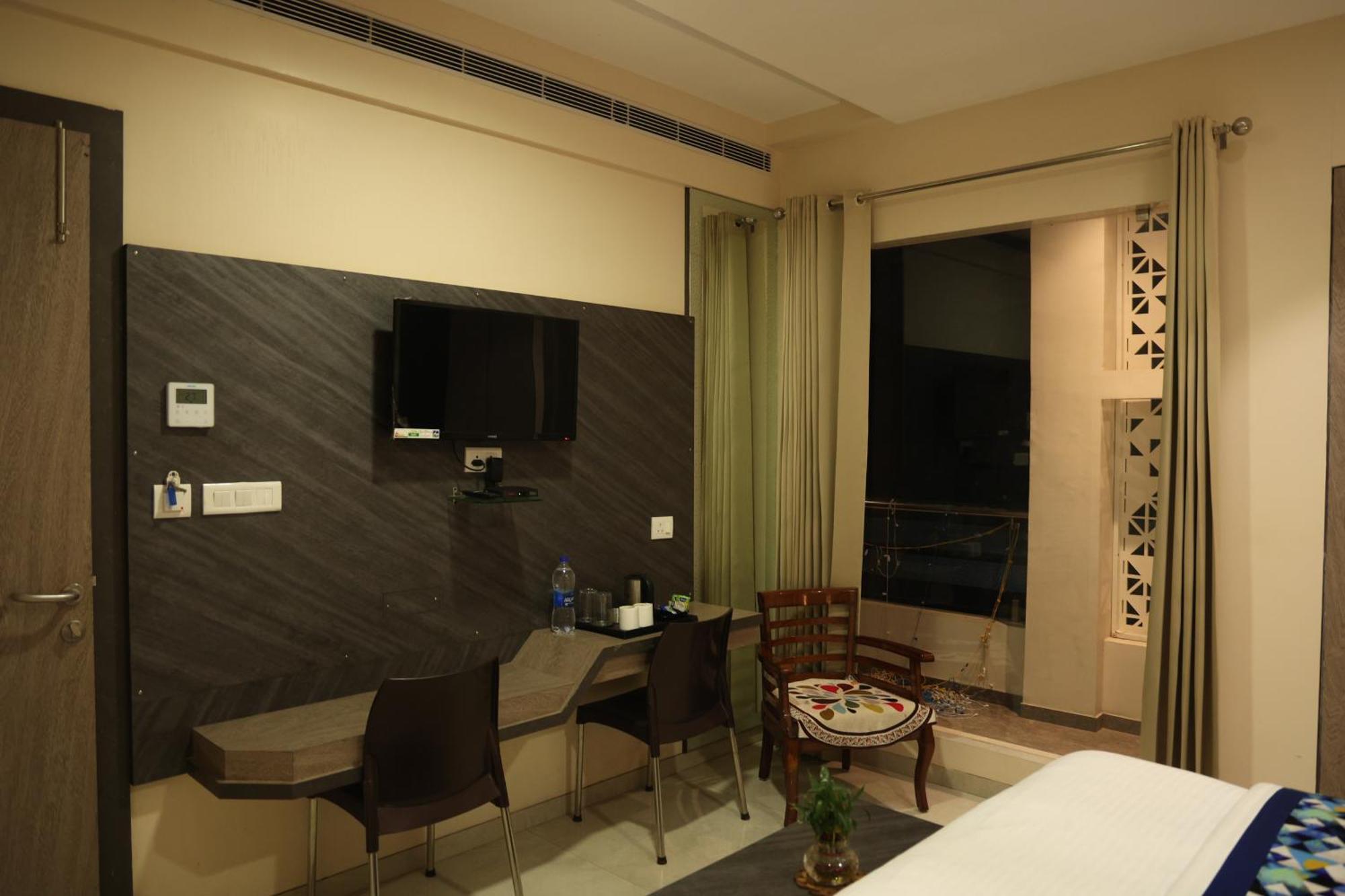Hotel Pinaka Inn Lucknow Exteriör bild