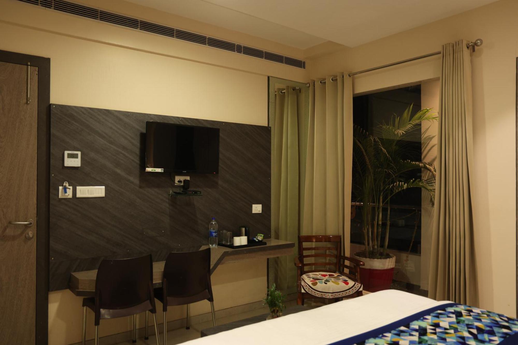 Hotel Pinaka Inn Lucknow Exteriör bild