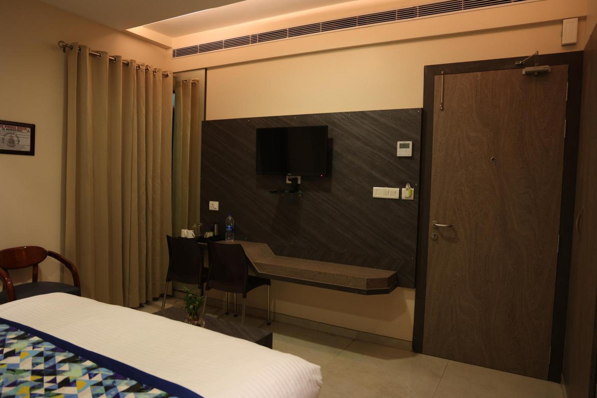 Hotel Pinaka Inn Lucknow Exteriör bild