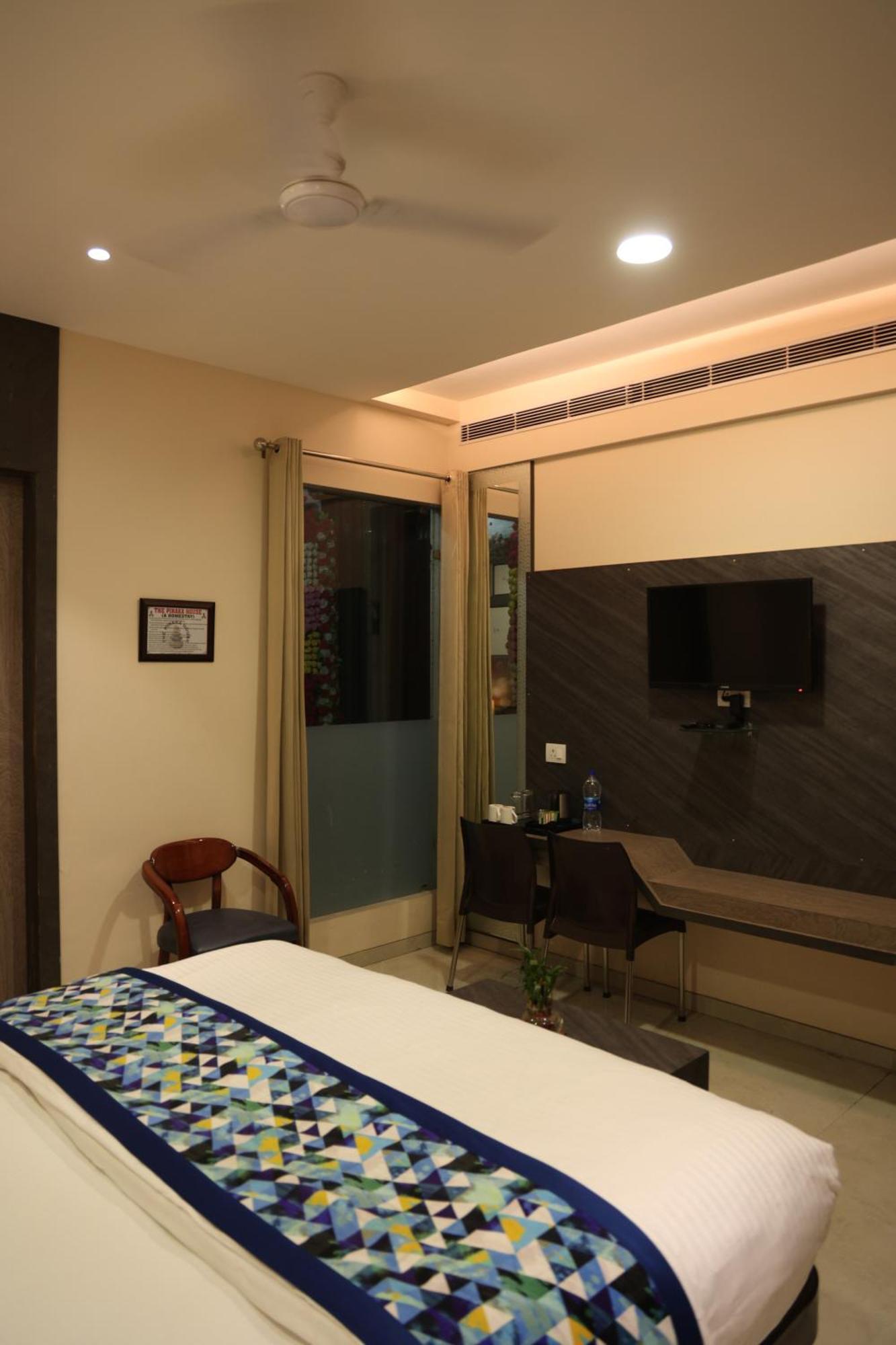 Hotel Pinaka Inn Lucknow Exteriör bild
