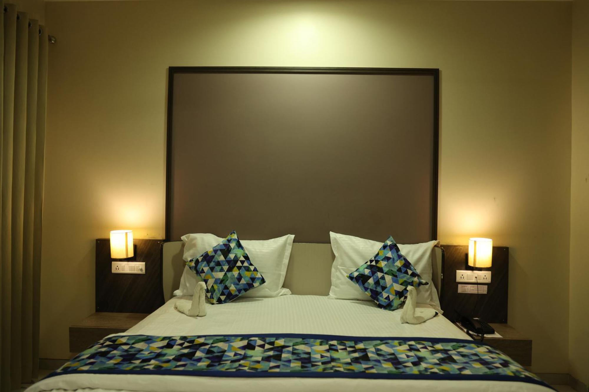 Hotel Pinaka Inn Lucknow Exteriör bild