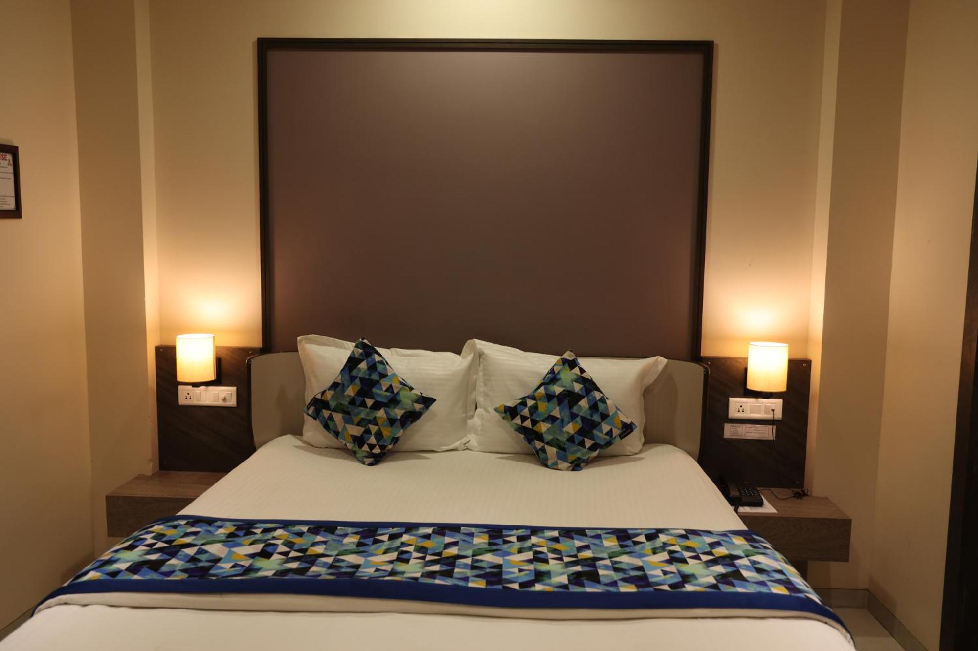 Hotel Pinaka Inn Lucknow Exteriör bild