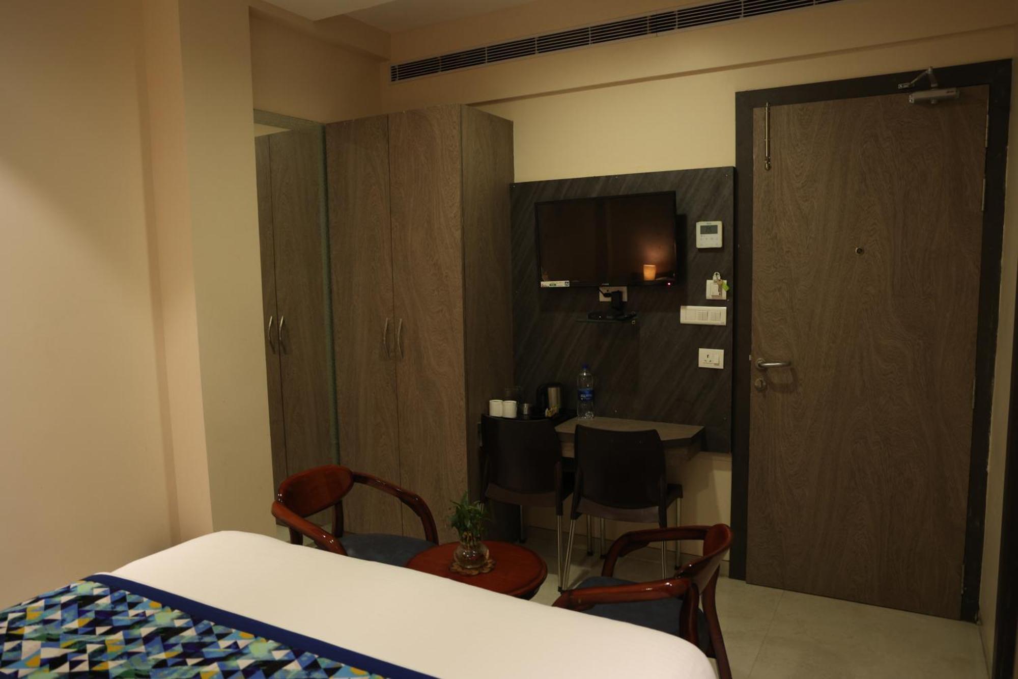 Hotel Pinaka Inn Lucknow Exteriör bild