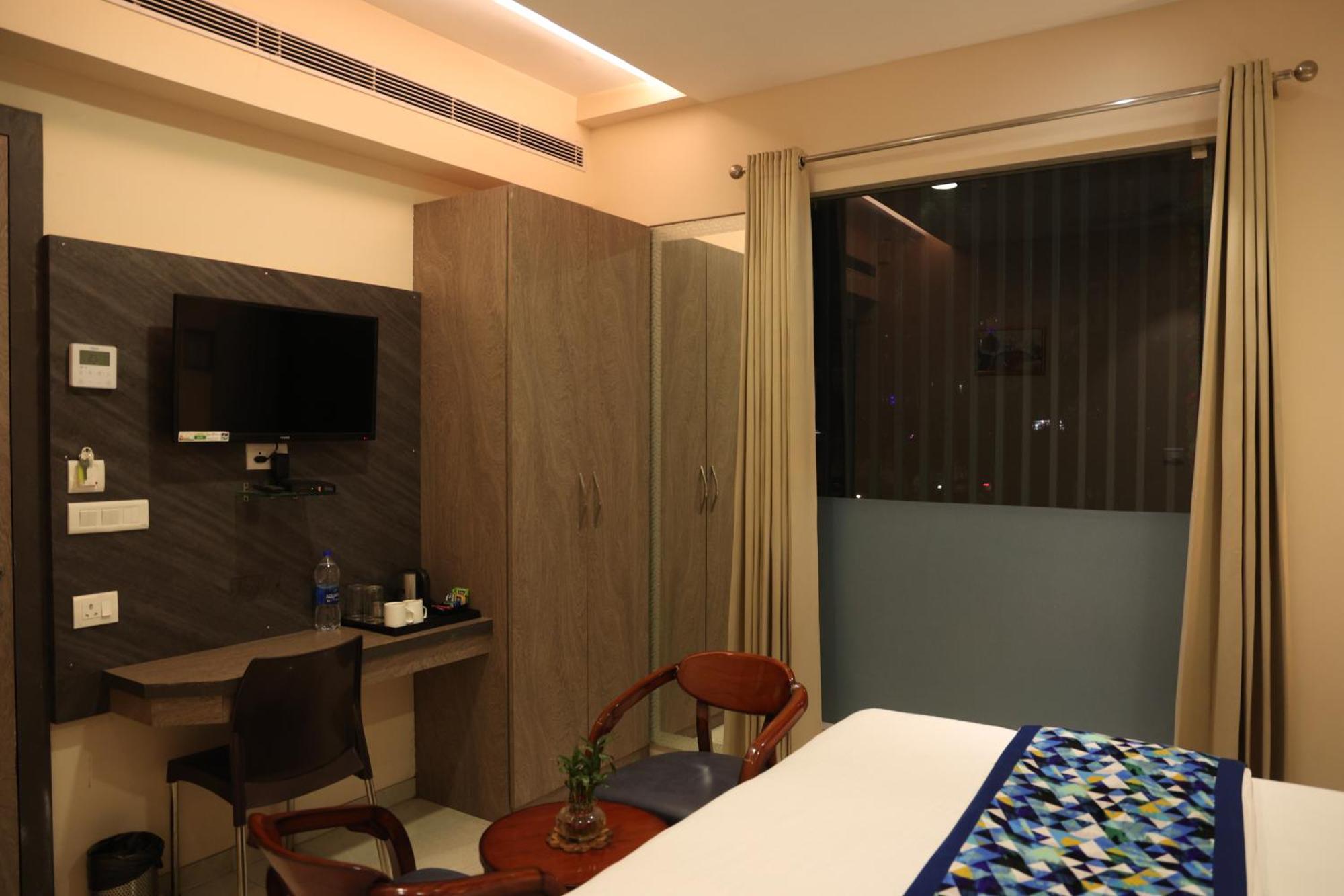 Hotel Pinaka Inn Lucknow Exteriör bild