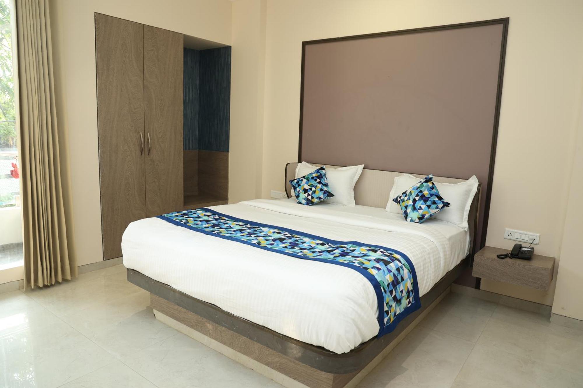 Hotel Pinaka Inn Lucknow Exteriör bild